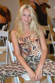 Cailin Russo Hot Hell SWIMMIAMI Backstage 5e0KbepSuIGx.jpg