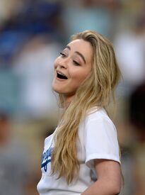 sabrina-carpenter-singing-national-anthem-at-a-dodgers-game-07-29-2016_4.jpg