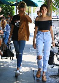 hailey-baldwin-and-madison-beer-out-in-west-hollywood-08-08-2016_11.jpg