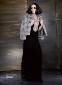 simona_dascalu_elle_4.jpg