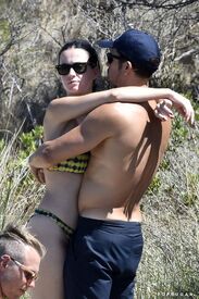 Katy-Perry-in-Bikini-2.jpg