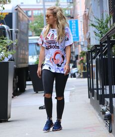 ritaora170816BZNimage9.jpg