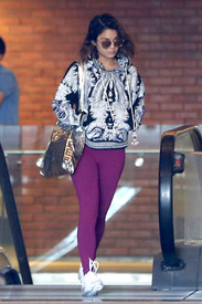 vanessah290816BZNimage6.jpg