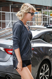 tswift100816BZNimage16.jpg