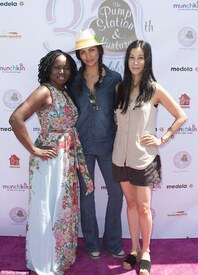 All together! Alves posed up with her Yummy Spoonful founder Agatha Achindu  and Lisa Ling.jpg