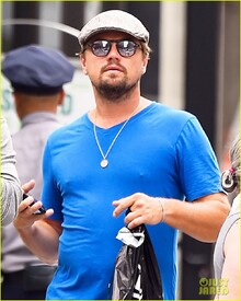 001_leonardo-dicaprio-urges-fans-to-vote-for.jpg