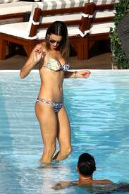 Alessandra-Ambrosio-in-Bikini--09.jpg