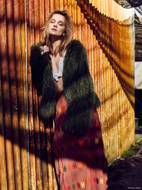 Rosie-Tupper-Fashion-Editorial09.jpg