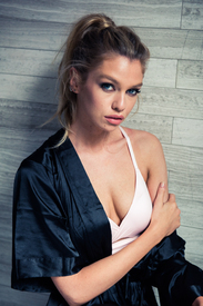 VS_Stella_Maxwell-34.jpg