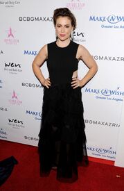 alyssa-milano-at-make-a-wish-greater-los-angeles-fashion-fundraiser-in-hollywood-08-24-2016_2.jpg