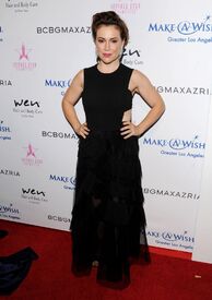 alyssa-milano-at-make-a-wish-greater-los-angeles-fashion-fundraiser-in-hollywood-08-24-2016_3.jpg