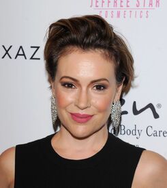 alyssa-milano-at-make-a-wish-greater-los-angeles-fashion-fundraiser-in-hollywood-08-24-2016_7.jpg