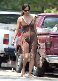 Halle_Berry_out_and_about_in_Beverly_Hills_06.jpg