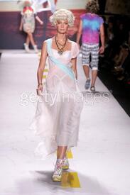 71868627Heatherette_Spring_2007__Runway.jpg