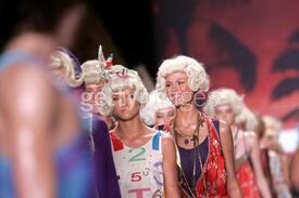 71868327Heatherette_Spring_2007__Runway.jpg