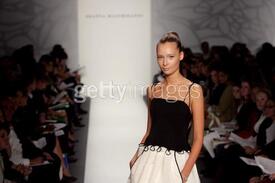 71891921Joanna_Mastroianni_Spring_2007__Runway.jpg