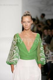 71891226Joanna_Mastroianni_Spring_2007__Runway.jpg