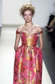 Oscar_de_la_Renta_FW03-09.jpg