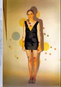 54167_Vogue_Nippon_Mar03_Lollipop_959_122_858lo.jpg