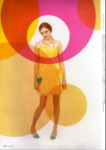 55651_Vogue_Nippon_Mar03_Lollipop_467_122_533lo.jpg