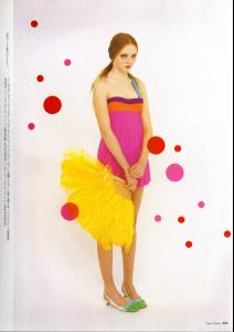 55673_Vogue_Nippon_Mar03_Lollipop_394_122_345lo.jpg