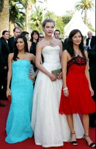 eva_longoria_net_starwars3premiere_2005may15_17.jpg