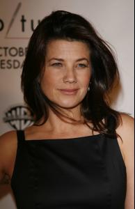68789_Celebutopia_Daphne_Zuniga_NipTuck_Season_5_Premiere_07_122_758lo.jpg