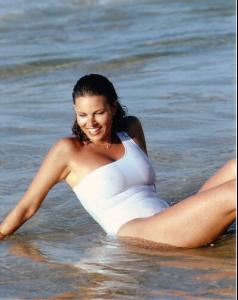 28469_raquelwelch_5_122_553lo.jpg