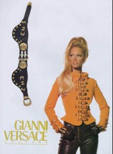 christy_versace9.jpg
