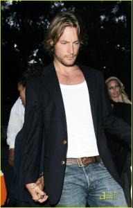 halle_berry_gabriel_aubry_hollywood_bowl_06.jpg