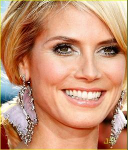 heidi_klum_emmys_2008_red_carpet_02.jpg