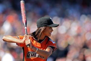 Taco_Bell_Star_Legends_Celebrity_Softball_aXT29G_y2cil.jpg