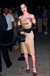 63428_Celebutopia_Dita_Von_Teese_attends_the_Ugly_Betty_Premiere_Party_in_New_York_City_03_122_215lo.jpg