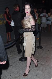 63468_Celebutopia_Dita_Von_Teese_attends_the_Ugly_Betty_Premiere_Party_in_New_York_City_01_122_874lo.jpg