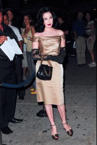 63707_Celebutopia_Dita_Von_Teese_attends_the_Ugly_Betty_Premiere_Party_in_New_York_City_02_122_1132lo.jpg