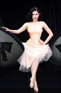 67608_Celebutopia_Dita_Von_Teese_launches_the_new_Wonderbra_by_Dita_Von_Teese_collection_in_London_09_123_795lo.jpg