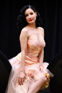 67643_Celebutopia_Dita_Von_Teese_launches_the_new_Wonderbra_by_Dita_Von_Teese_collection_in_London_12_123_1041lo.jpg