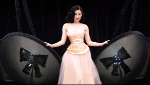 67694_Celebutopia_Dita_Von_Teese_launches_the_new_Wonderbra_by_Dita_Von_Teese_collection_in_London_13_123_858lo.jpg