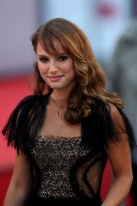 Natalie_Portman____Birdwatchers033.jpg