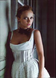 Christina_Ricci___Elle_UK_Magazine_2008__1_.jpg