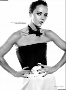 Christina_Ricci___Elle_UK_Magazine_2008__2_.jpg