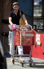 ali_landry_shops_tikipeter_celebritycity_002.jpg