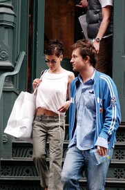 Preppie_-_Alyssa_Milano_out_and_about_in_SoHo_-_June_8_2003_036.jpg