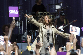whitney_houston_1_tikipeter_celebritycity_048.jpg