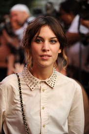 b42gh7zav0-alexa-chung-1-006.jpg