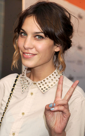 32195-alexa-chung-at-the-cinema-society-and-hugo-b.jpg