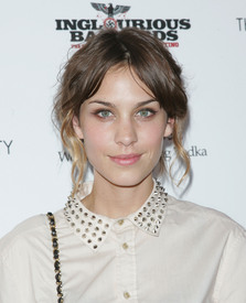 31793-alexa-chung-at-the-cinema-society-and-hugo-b.jpg