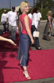 th_Allison-Mack_Teen-Choice-Awards-2002_01.jpg