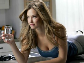 bar-refaeli-1600x1200-29940.jpg