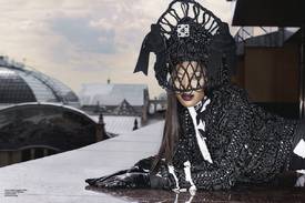 Naomi_Stranger_in_Moscow_by_Karl_Lagerfeld_02.jpg